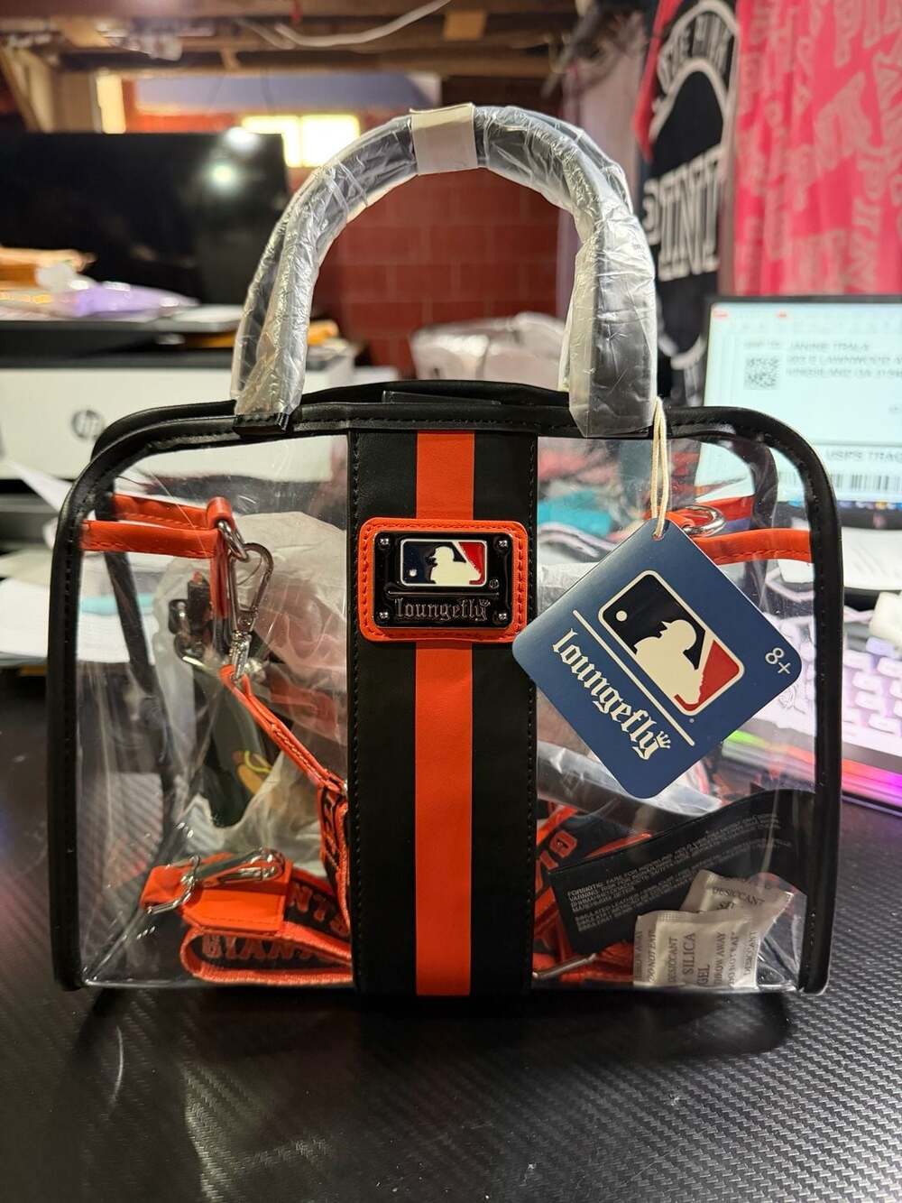 Loungefly MLB San Francisco Giants Clear Tote Crossbody Stadium Bag with Pouch - Picture 2 of 3